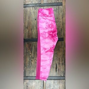 Fuchsia Hendrix Mesh Light n Tight Hi-Rise Capri 20" size 8/10